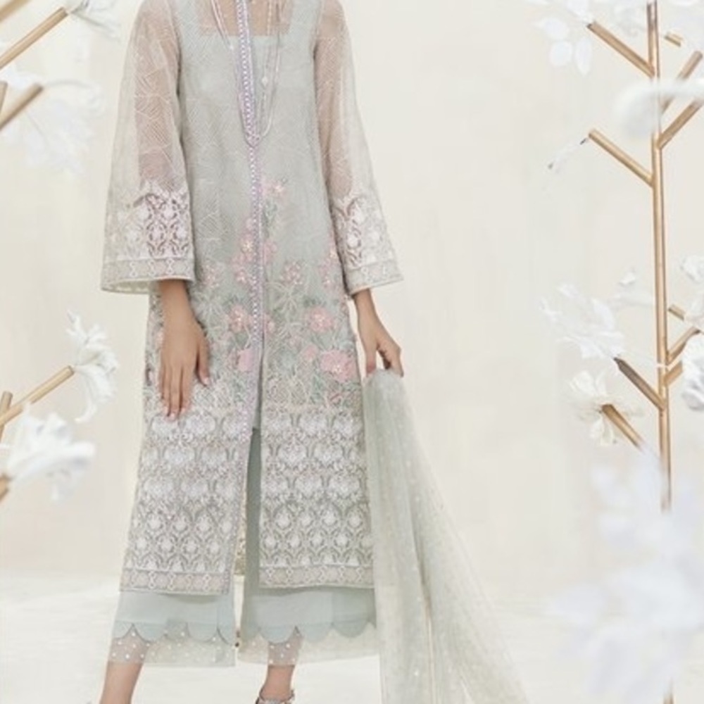 Suffuse outfit